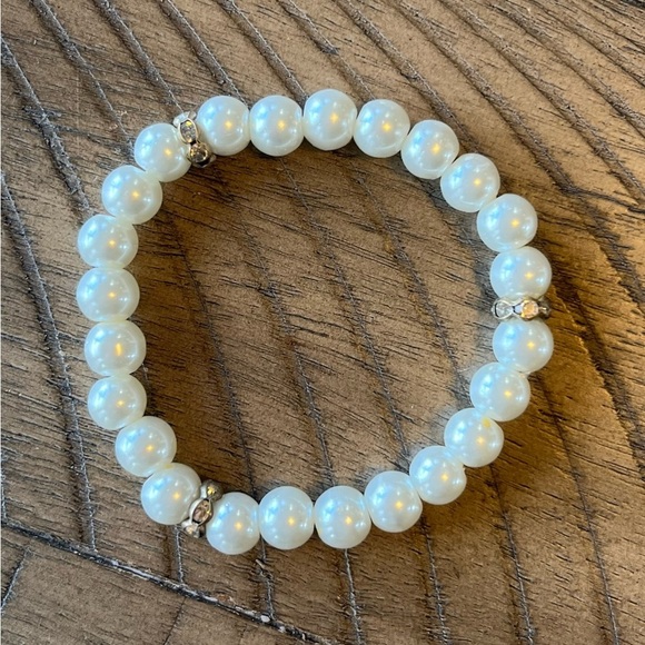 Silver and Pearl Necklace with 2 Pearl and Rhinestone Bracelets - Picture 3 of 4